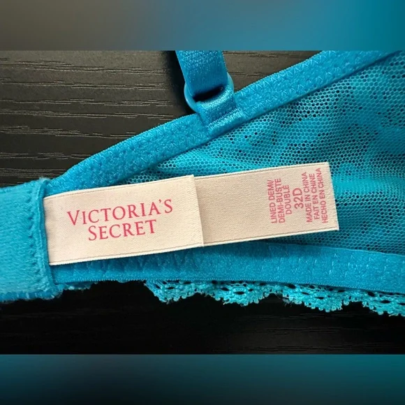 Victoria's Secret Lace Underwire Bra Set - Blue and Yellow - Picture 6 of 6